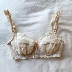 Elle MacPherson Dentelle Underwire Soft Cup White Lace Bra 30 D